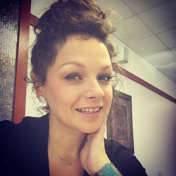 Meet your Posher, Amanda - Picture 1 of 1